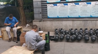 疊片污水處理器，正在裝配